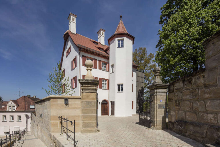 Weißes Schloss Heroldsberg – Museum Für Ortsgeschichte Und Kunst